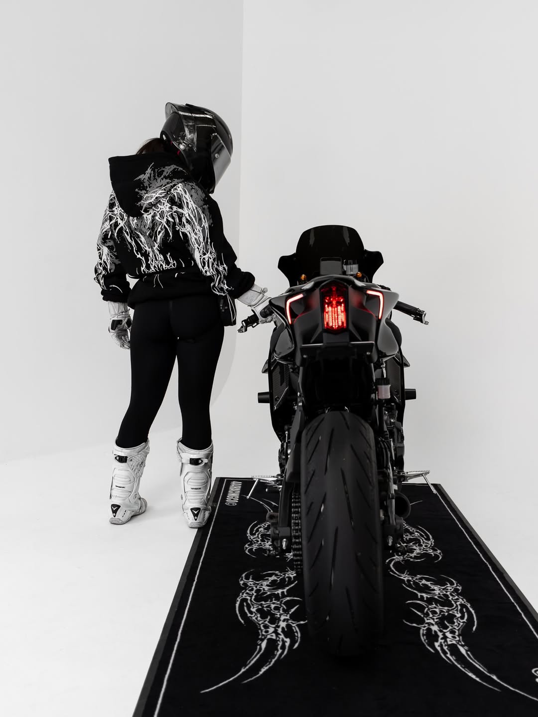 Ovornix Reflective Hoodie